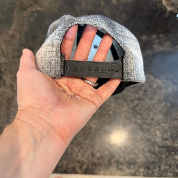 Pendleton Plaid Gray Cap - Picture 2 of 4